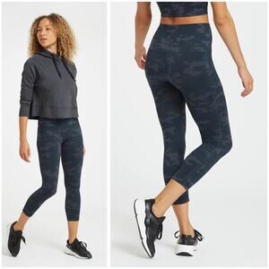 Spanx Women's Look at Me Now Seamless Cropped Leggings Size Large Black Camo